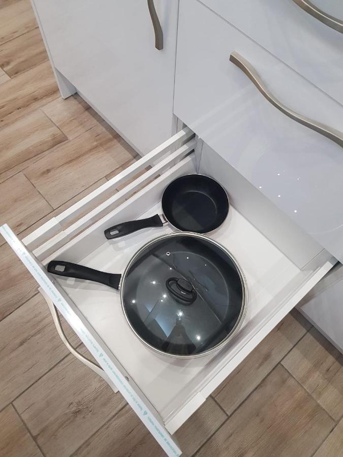 Family Comfortable Apartment Арона Экстерьер фото