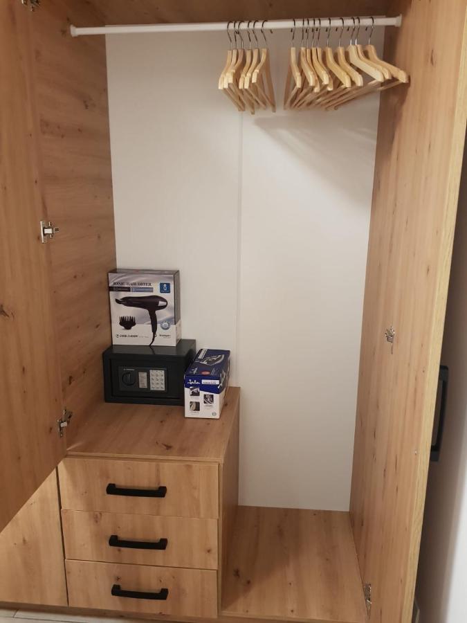 Family Comfortable Apartment Арона Экстерьер фото
